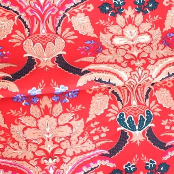 RED ORNAMENT Postsowjetischer Stoff aus Zentralasien